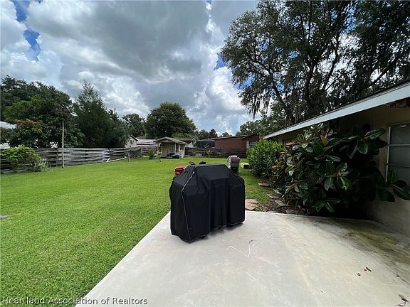 5th image of 912 W Palmetto St