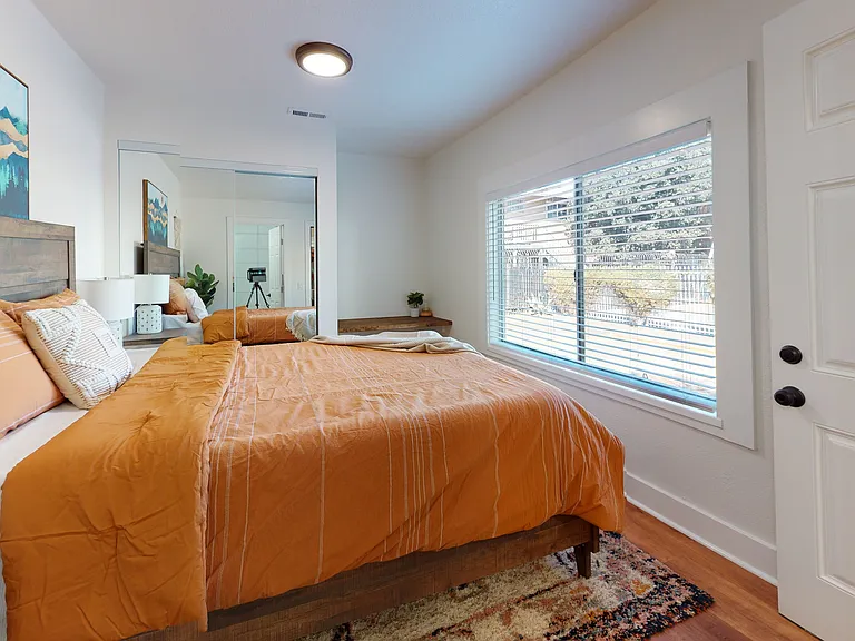 941B Center St #B — Photo 8