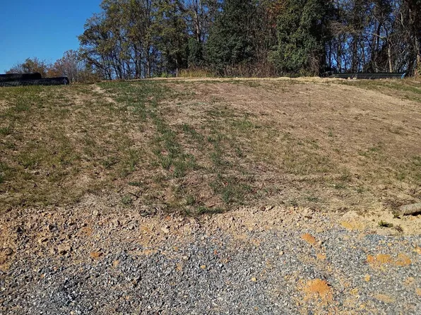 177 Jackson Dr, Daleville, VA 24083