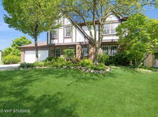 732 W Peregrine Dr, Palatine, IL 60067