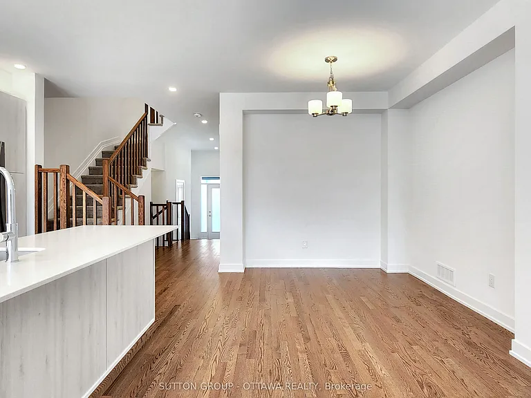 274 Darjeeling Ave — Photo 10