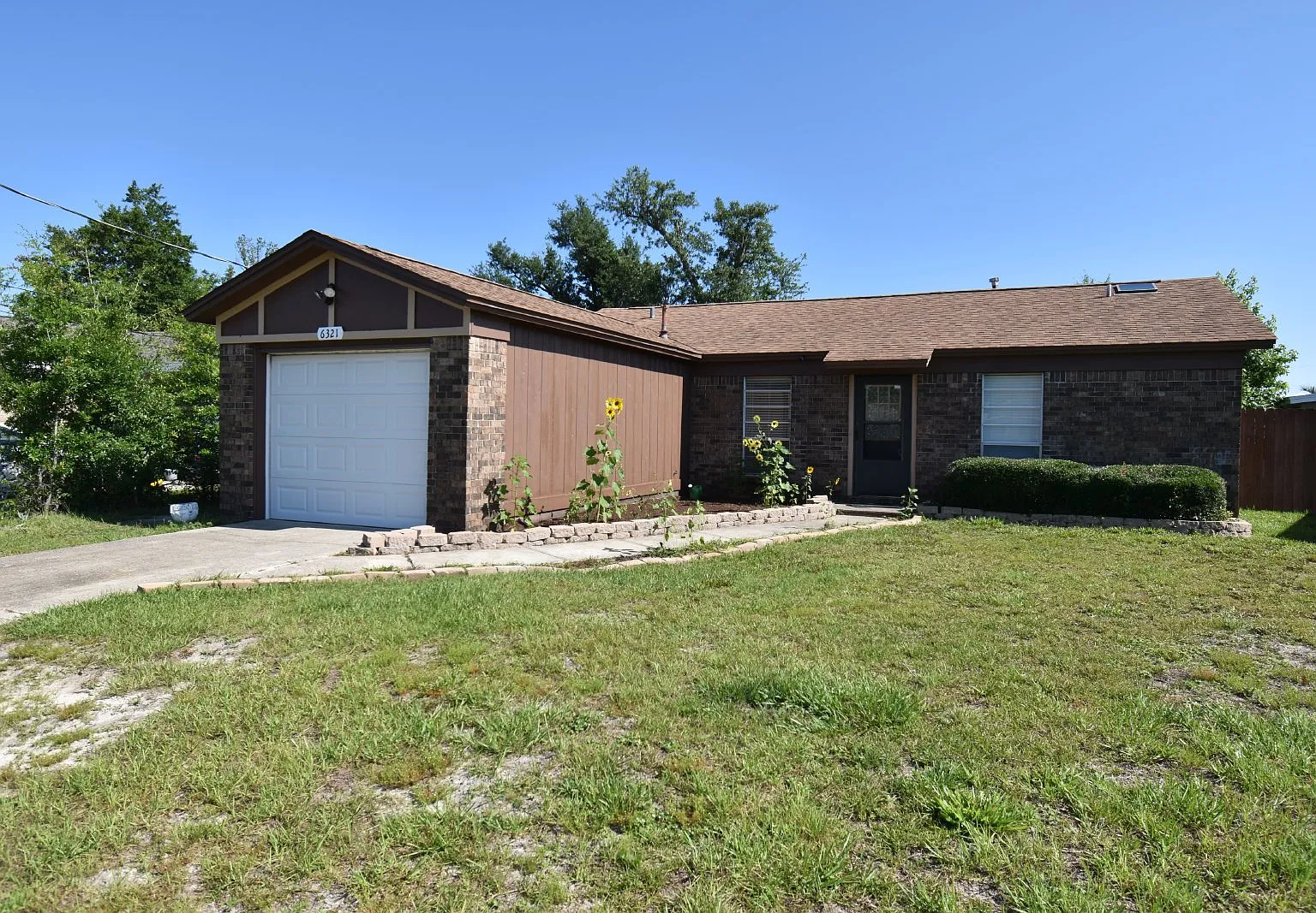 3 bed, 2.0 bath, 1025 sqft, $1,800 — Photo 2