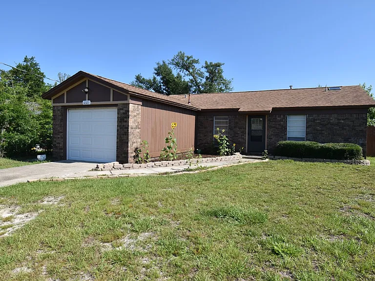 6321 Lance St — Photo 2