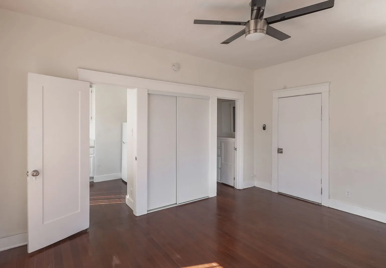 Studio, 1.0 bath, 300 sqft, $1,295 — Photo 4