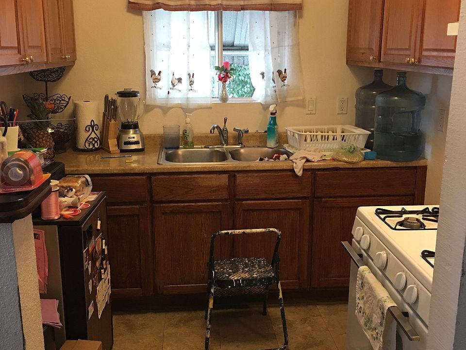 2nd image of 3702 S San Pedro St