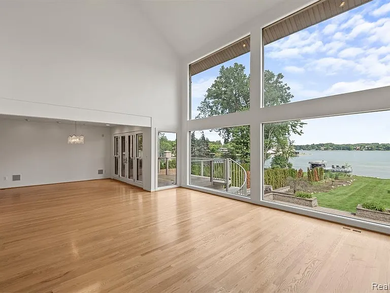 2380 Walnut Lake Rd — Photo 4