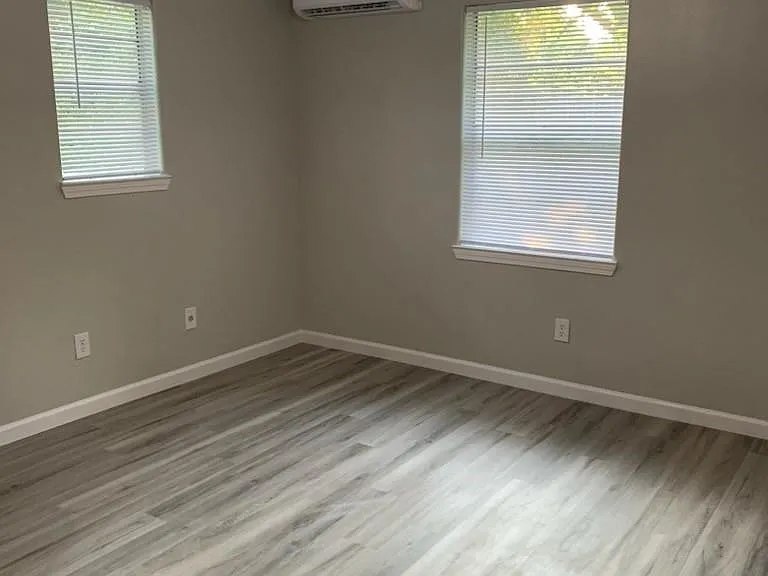 7427 Evans St — Photo 8