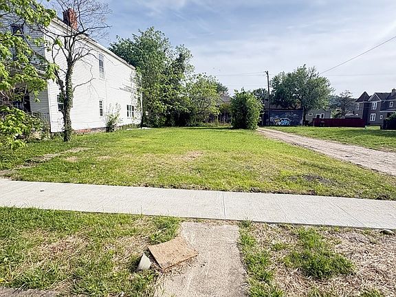 2nd image of 1624 6th St