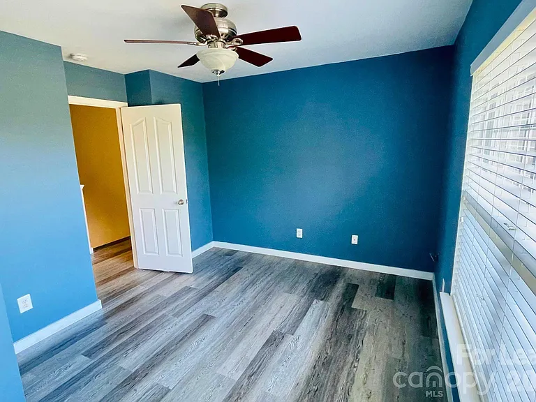 5112 Prosperity Church Rd — Photo 8