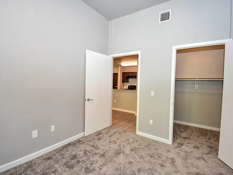 2208 Cypress St — Photo 4