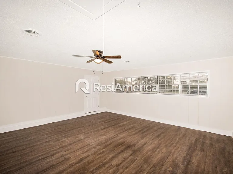 1106 Rasco Rd W — Photo 12