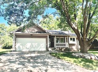 11307 Hartman Cir, Omaha, NE 68164