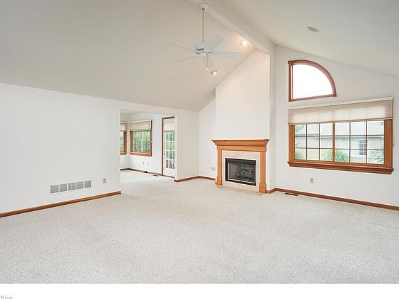 4th image of 502 Treasure Ln