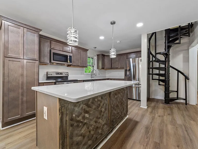 1304 Buckingham Rd — Photo 21