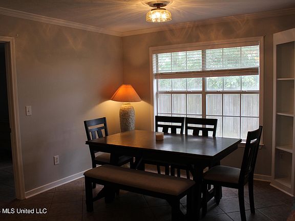 5th image of 1010 Riverwood Cv