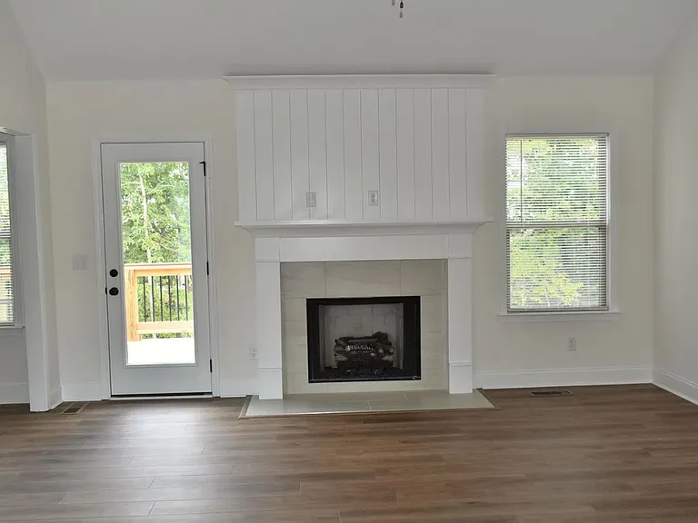 7232 Old Bug Ln — Photo 3