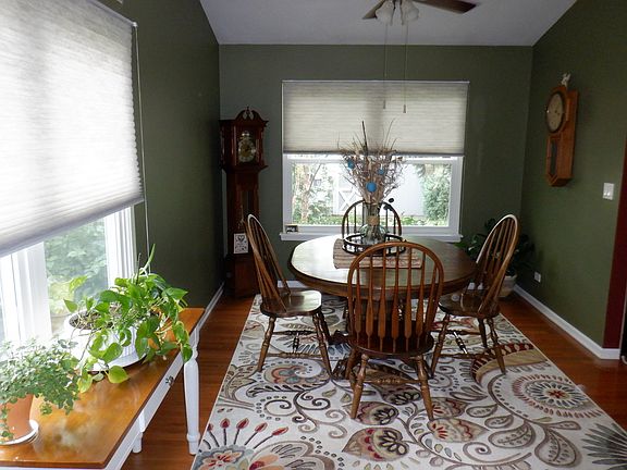 4th image of 1057 Oak Wood Dr