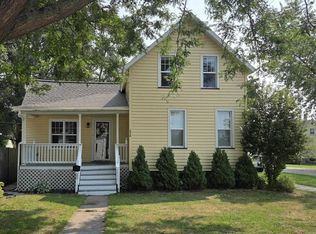 1040 Blaine St, Marinette, WI 54143