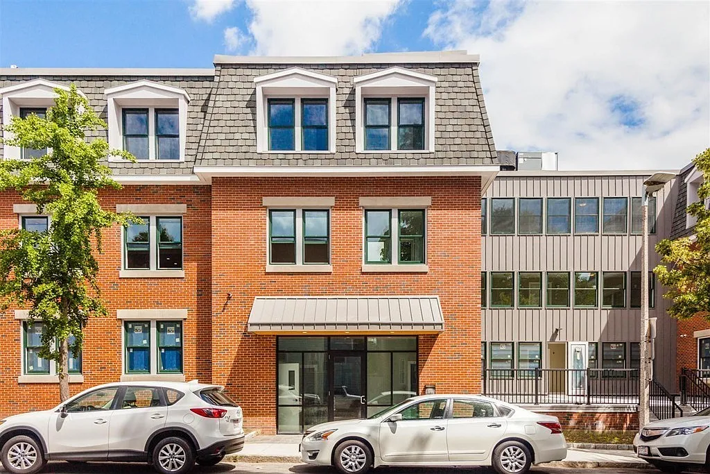1 bed, 1.0 bath, 800 sqft, $3,500 — Photo 1
