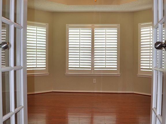 Front Bedroom/office