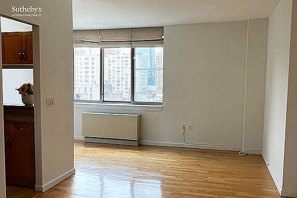 1st image of 250 E 30th St APT 9H