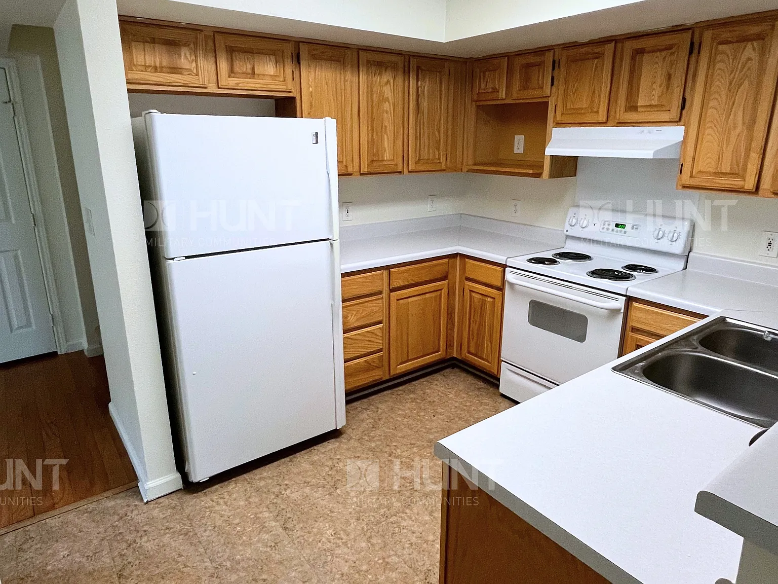 4 bed, 2.5 bath, 1950 sqft, $1,900 — Photo 3
