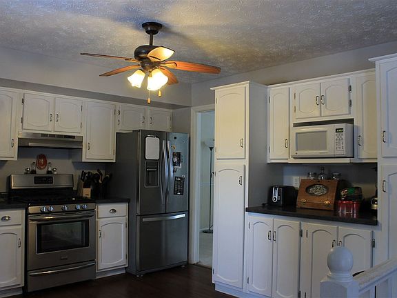 3rd image of 1345 Windmill Dr