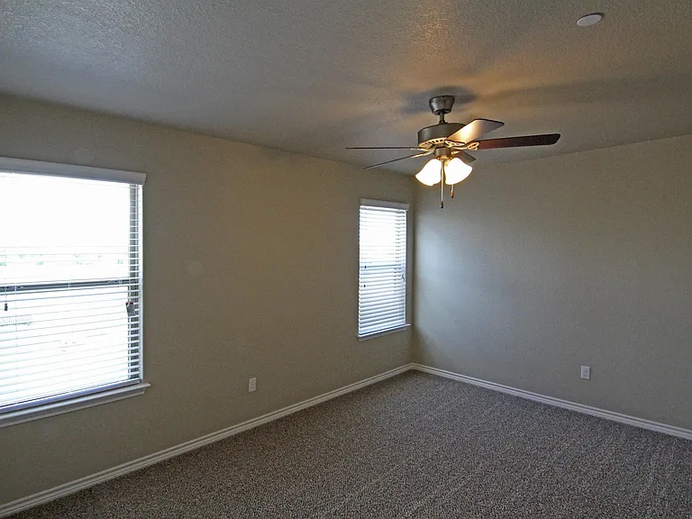 631 Westfield Blvd — Photo 12