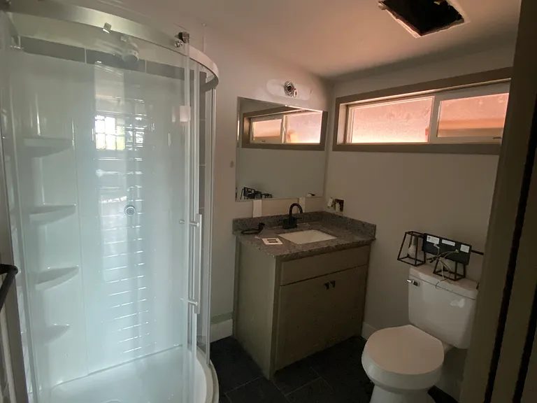 2nd bathroom (off 3rd bedroom)