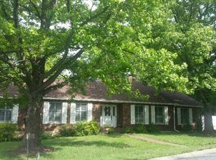 46 El Rancho Dr, Hannibal, MO 63401