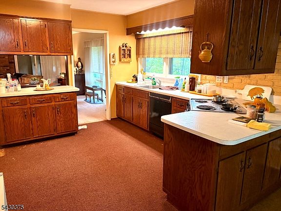 5th image of 40 Valleyview Rd