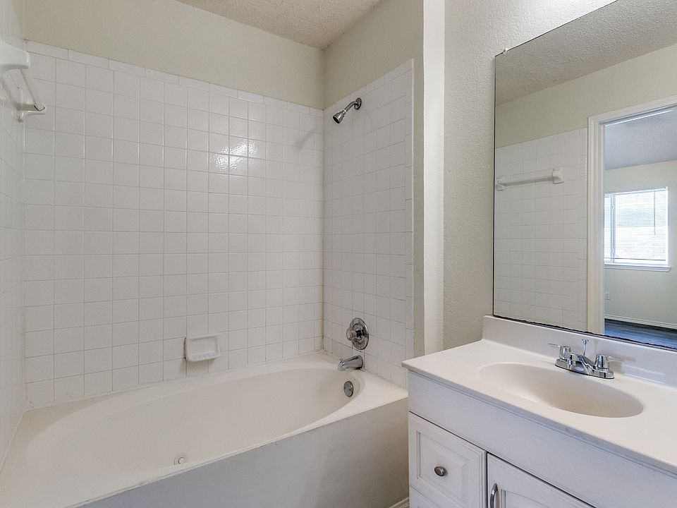 1st image of 718 Indianpaint Dr