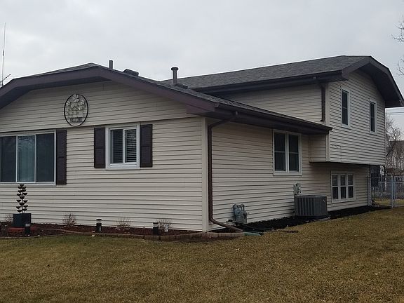 2nd image of 1215 Brentwood Pl