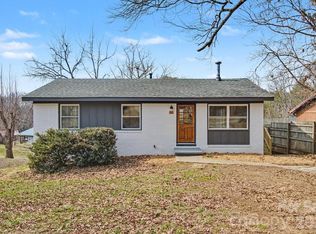40 Evelake Dr, Asheville, NC 28806