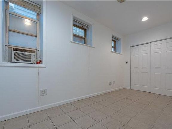 4th image of 5001 N Western Ave