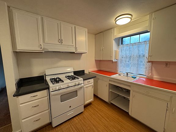 5th image of 244 SW Twin Oaks Cir