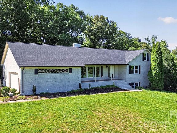 4th image of 2004 Fountain Ln