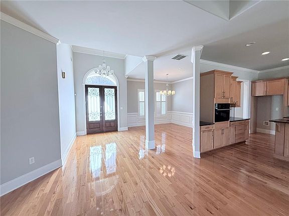 4th image of 2308 Braunsroth Ln