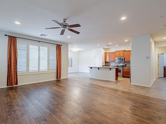 5th image of 289 W Balsam Dr