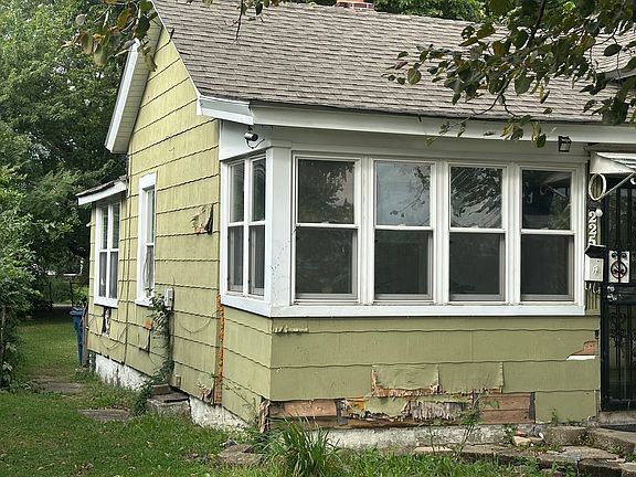 2nd image of 225 N West Ave