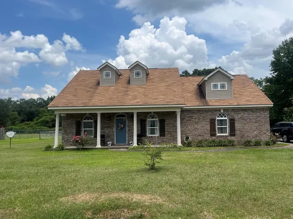 107 Rosewood Dr, Dothan, AL 36301