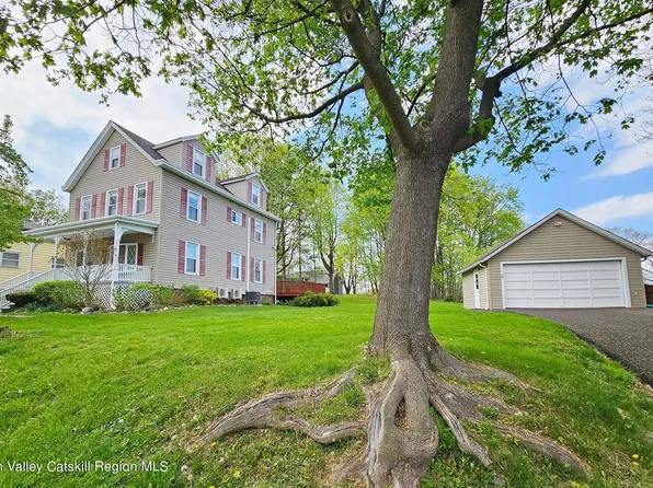 35 Alcazar Avenue, Kingston, NY 12401