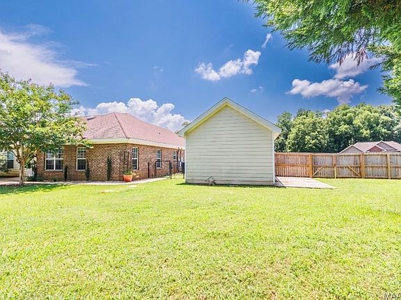 2nd image of 205 Jennifer Ln
