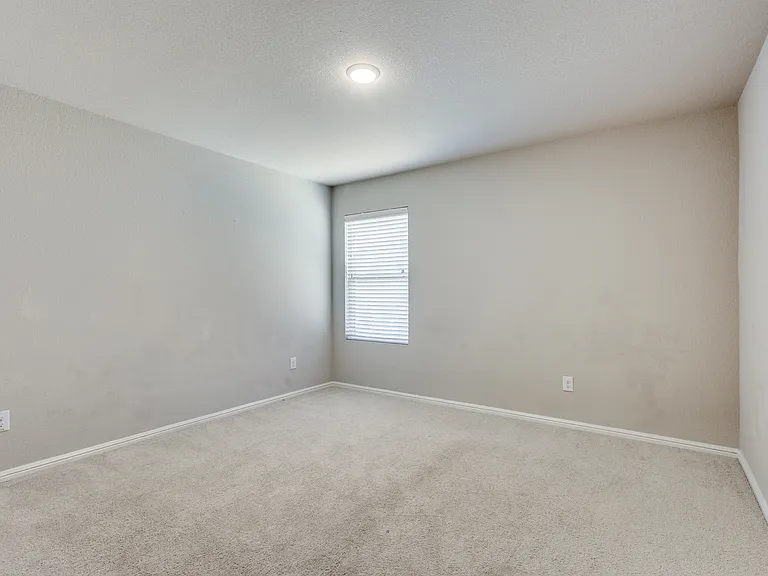 6020 Halton Dr — Photo 16