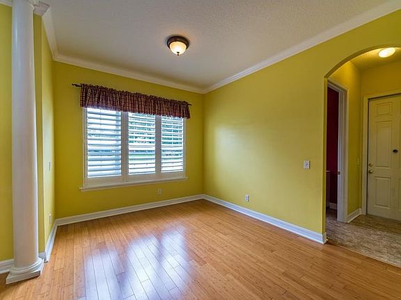 5th image of 2430 Palmetto Dr