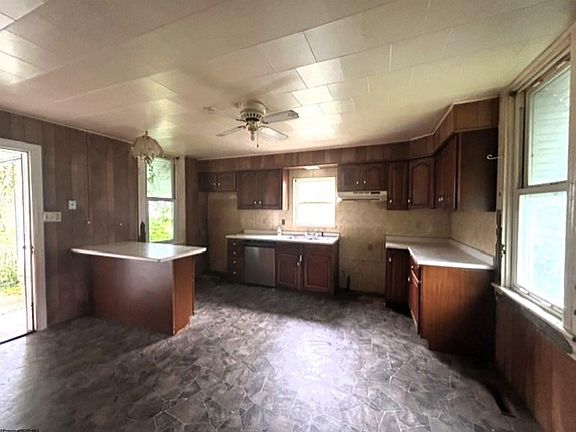 3rd image of 234 Dunn Ave