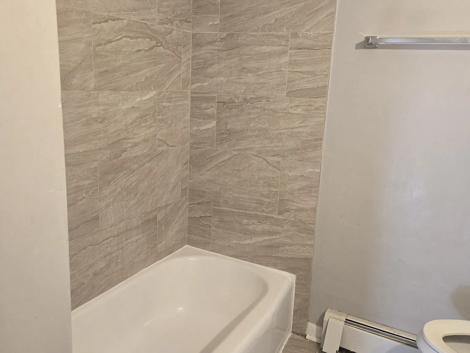 1 bed, 1000 sqft, $1,150 — Photo 3
