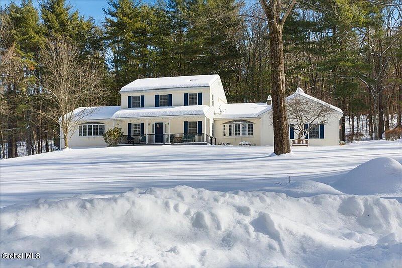 2nd image of 698 Fischer Road