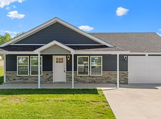 1213 Ironwood Pass Ave, Scottsburg, IN 47170
