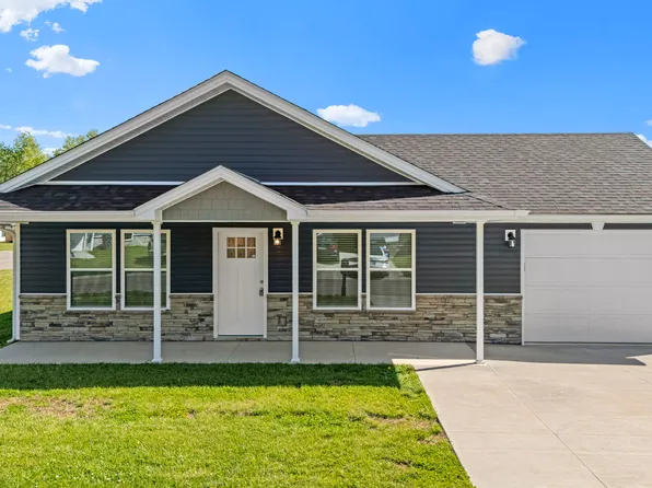 1213 Ironwood Pass Ave, Scottsburg, IN 47170
